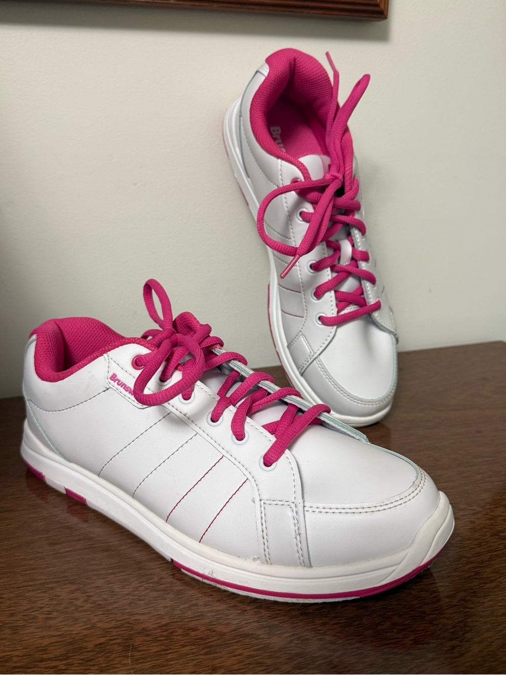 Brunswick Strikeforce Satin Women's Bowling Shoes White/Pink Size 9 FlexSlide